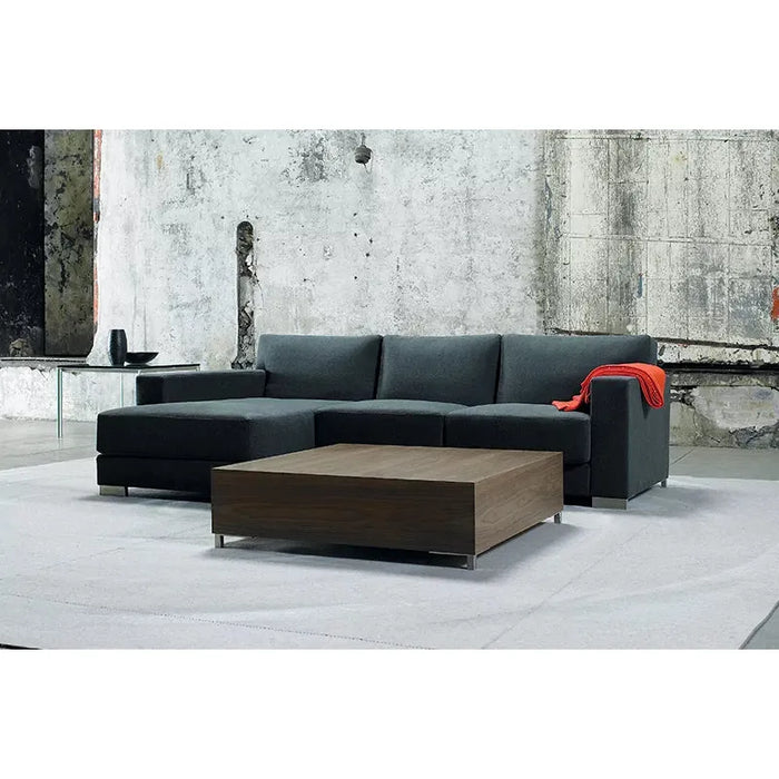 Grand Lounge Chair